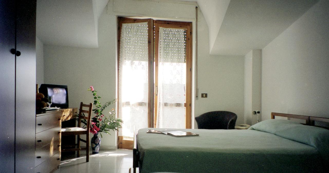 Hotel Europa カザール・ヴェリーノ エクステリア 写真